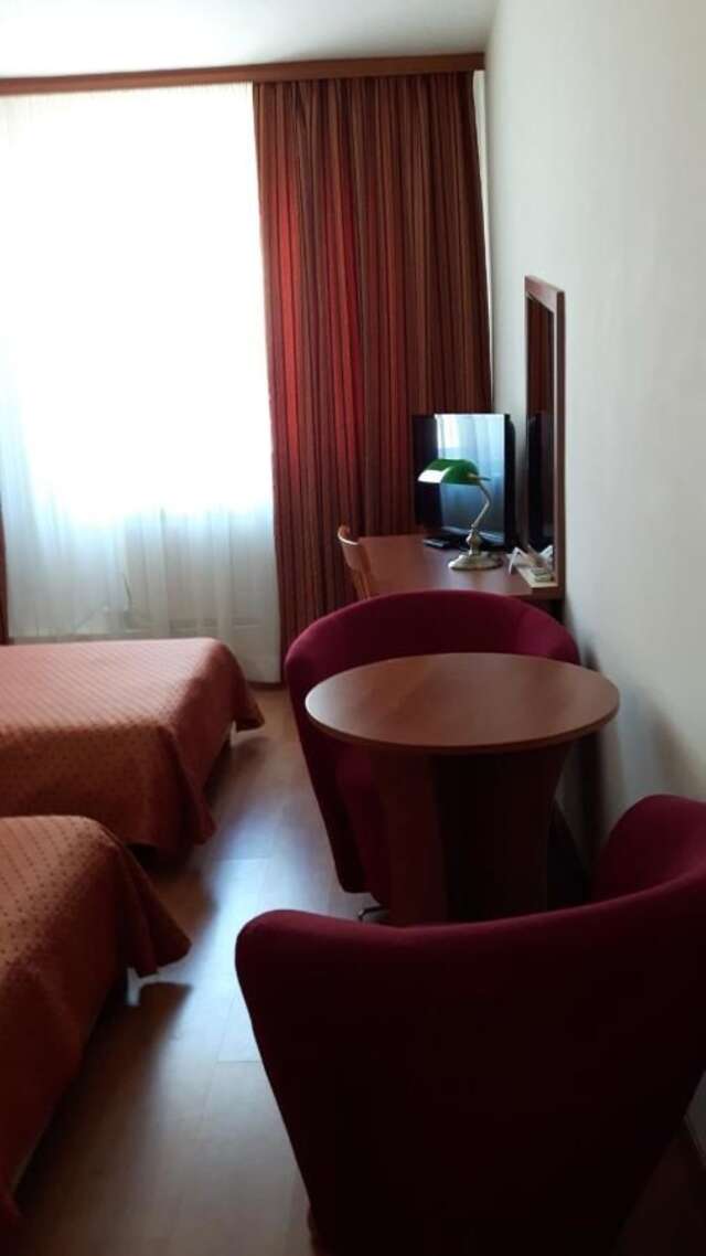 Отель Primavera 2 Hotel Пазарджик-30
